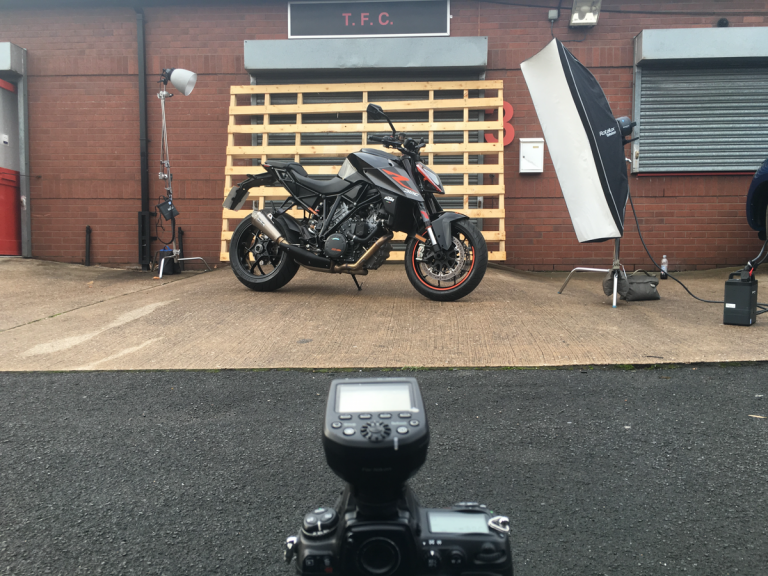 Automotive Photographer_Motorcycle and Car Photography behind the scenes_02
